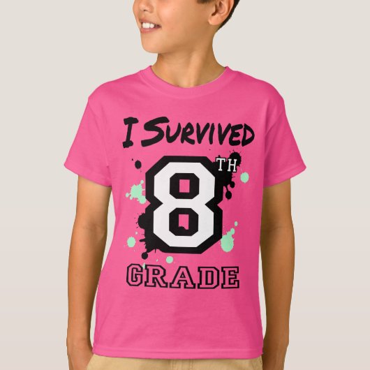 Ik overleefde de 8e klas t-shirt (Voorkant)