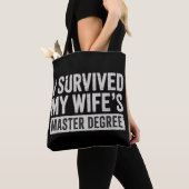 Ik overleefde het afstuderen van mijn vrouw met ee tote bag (Dichtbij)