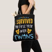 Ik overleefde het eerste jaar met een tweeling tote bag (Dichtbij)