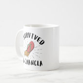 Ik overleefde La Chancla - Mexicaanse moeder grapp Koffiemok (Voorkant links)