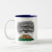 Ik overlevende Eyjafjallajokull Tshirts, Mokken, P Tweekleurige Koffiemok (Links)