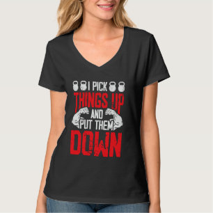 Ik pak dingen op en leg ze neer t-shirt
