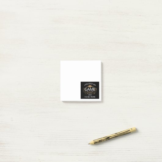 Ik pakte mijn spel om hier te zijn post-it® notes (Op bureau)