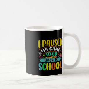 Ik pauzeer mijn spel om terug naar school student  koffiemok