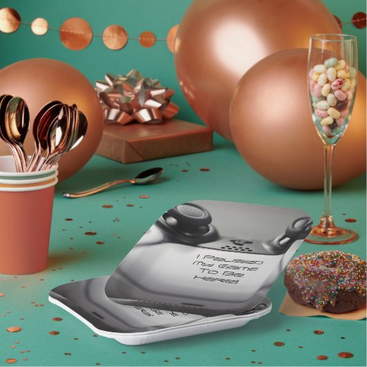 "Ik pauzeerde mijn spel om hier te zijn" Gaming ve Papieren Bordje (Multi)