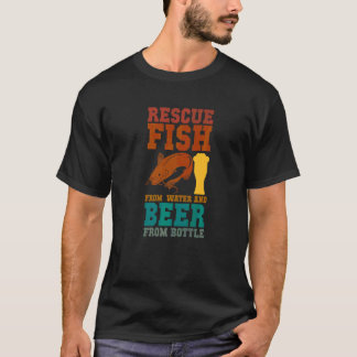 Ik red vissen uit water en bier uit flessen Vis T-shirt
