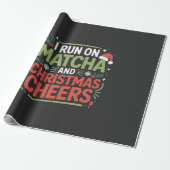 Ik ren op Matcha en Christmas Cheers Groene Drink Cadeaupapier (Uitgerold)
