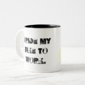 Ik rijd met mijn fiets om mok te werken (Voorkant links)