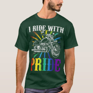 Ik rijd met trots, homoseksuele fietser, regenboog t-shirt