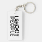 Ik schiet op mensen met een grappige fotograaf, mi sleutelhanger (achterkant)