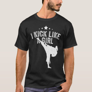 Ik sla op een meisje dat Karate Kickboxing Girl is T-shirt