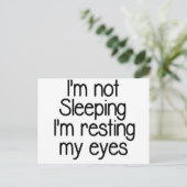 Ik slaap niet grappig. briefkaart (Staand voorkant)