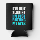 Ik slaap niet, ik rust alleen mijn ogen uit blikjeskoeler (Voorkant)