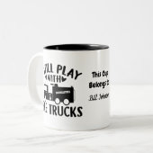 Ik speel nog steeds met brandweerwagens | Grappig Tweekleurige Koffiemok (Voorkant links)