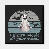 Ik spook mensen het hele jaar door  Halloween Magneet (Voorkant)