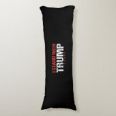 ik sta aan de rand van de afgrond lichaamskussen (Voorkant Verticaal)