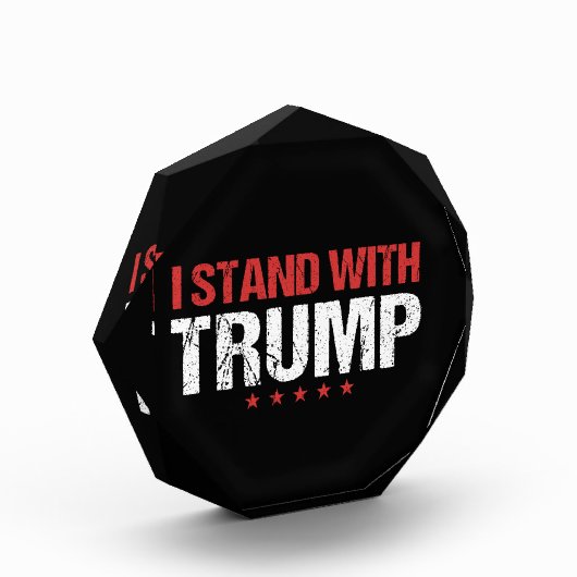 Ik sta bij Trump. Fotoblokken (Links)