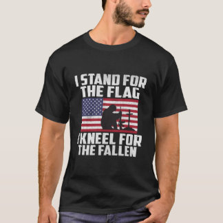 Ik sta voor de vlag, ik kniel voor de gevallenen t-shirt