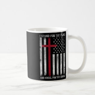 Ik sta voor de vlag kniel voor het kruis Usa Ameri Koffiemok