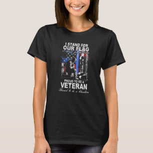 Ik Sta Voor Onze Vlag Kniel Voor Het Kruis Amerika T-shirt