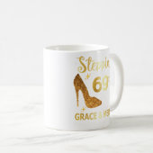 Ik stap mijn 69ste verjaardag in met goden genade koffiemok (Voorkant rechts)
