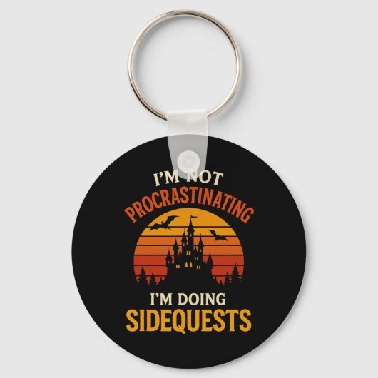 Ik stel niet uit dat ik side quests doe sleutelhanger (Voorkant)
