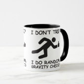 Ik struikel niet. Ik doe steekproefsgewijze zwaart Mok (Voorkant rechts)