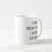 Ik treuzel niet, ik doe side quests koffiemok (Voorkant rechts)