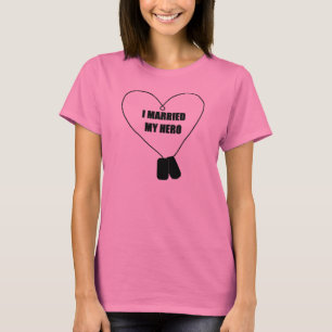 ik trouwde met mijn held t-shirt