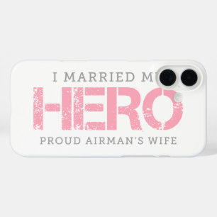 Ik trouwde met mijn Hero - Airman's vrouw iPhone 16 Plus Hoesje