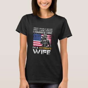 Ik trouwde met mijn Hero ik ben een Veteranenvrouw T-shirt