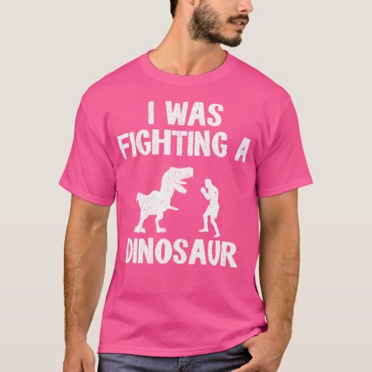 Ik vecht tegen een dinosaurus na operatie herstel  t-shirt (Voorkant)