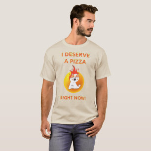 Ik verdien een pizza met een boze kat. t-shirt