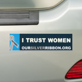 Ik vertrouw vrouwen bumpersticker (Op auto)