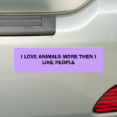 IK VIND DIEREN MEER DAN MENSEN. BUMPERSTICKER (Op auto)