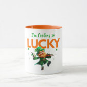 Ik Voel Me Zo Gelukkig Dansende Leprechaun Klaver Mok (Midden)