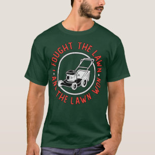Ik vond het gras en de grasmaaien. t-shirt
