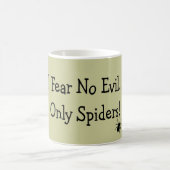 "Ik vrees geen aambeeld, alleen spinnen"—T-Hemden Koffiemok (Center)