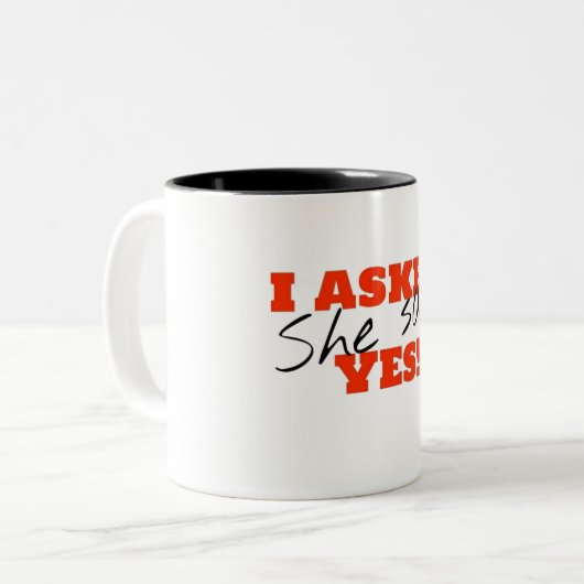 Ik vroeg het. Ze zei JA! Tweekleurige Koffiemok (Voorkant links)