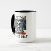 Ik wacht gewoon tot het stil leraar Halloween is Mok (Voorkant links)