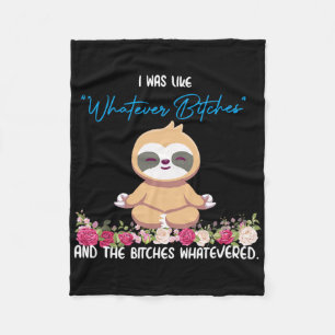 Ik Was Zo Van Whatever Tee Sloth Yoga Mediterende  Fleece Deken