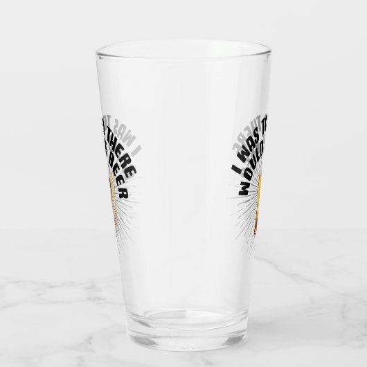 Ik werd gezegd dat er bier zou zijn glas (Rechts)