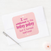 Ik werd toegewezen aan de Hokey Pokey Typografie Q Vierkante Sticker (Envelop)