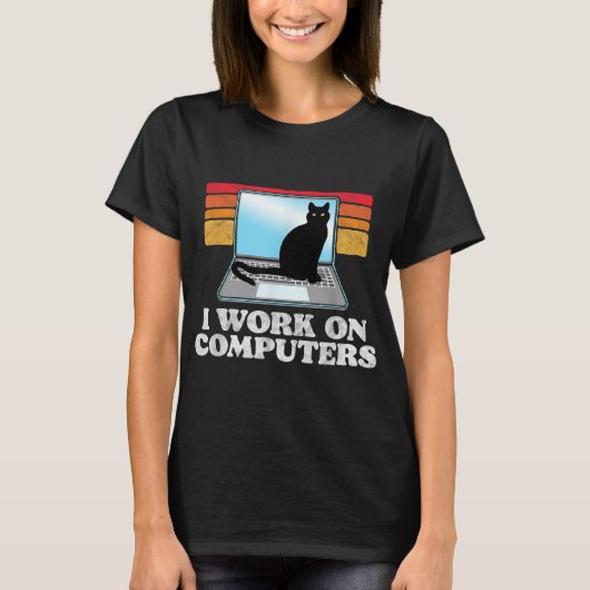 Ik werk aan computerapparatuur die de behuizing va t-shirt (Voorkant)