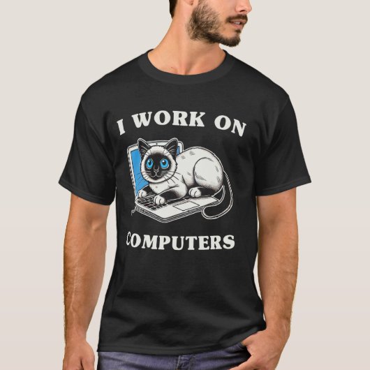 Ik Werk Aan Computers Siamese Kat Pret T-shirt (Voorkant)