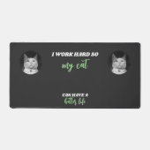 Ik werk hard - kat foto bureaumat (Voorkant)
