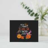 Ik werk hier met Pumpkin Halloween Trick or treat  Briefkaart (Staand voorkant)