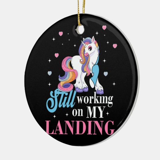 Ik werk nog steeds aan mijn landingsschade, gebrok keramisch ornament (Links)