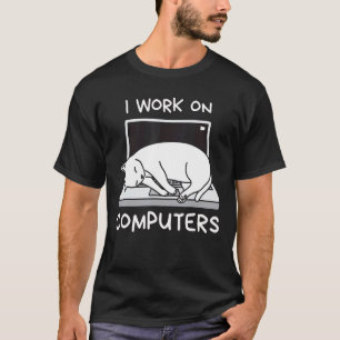 Ik werk op computers Afleidende kat op laptop retr T-shirt