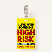 Ik woon met iemand met een hoge risico-achterbadge badge (Achterkant met clip)